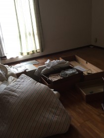 部屋の不用品の片付け前