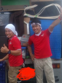 荷物の運搬作業