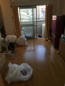 散らかったお部屋