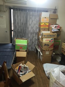 片付けている途中のお部屋の状況